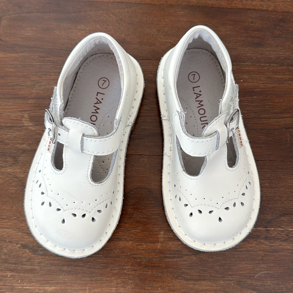 Toddler leather Mary Jane shoes. Worn only once.